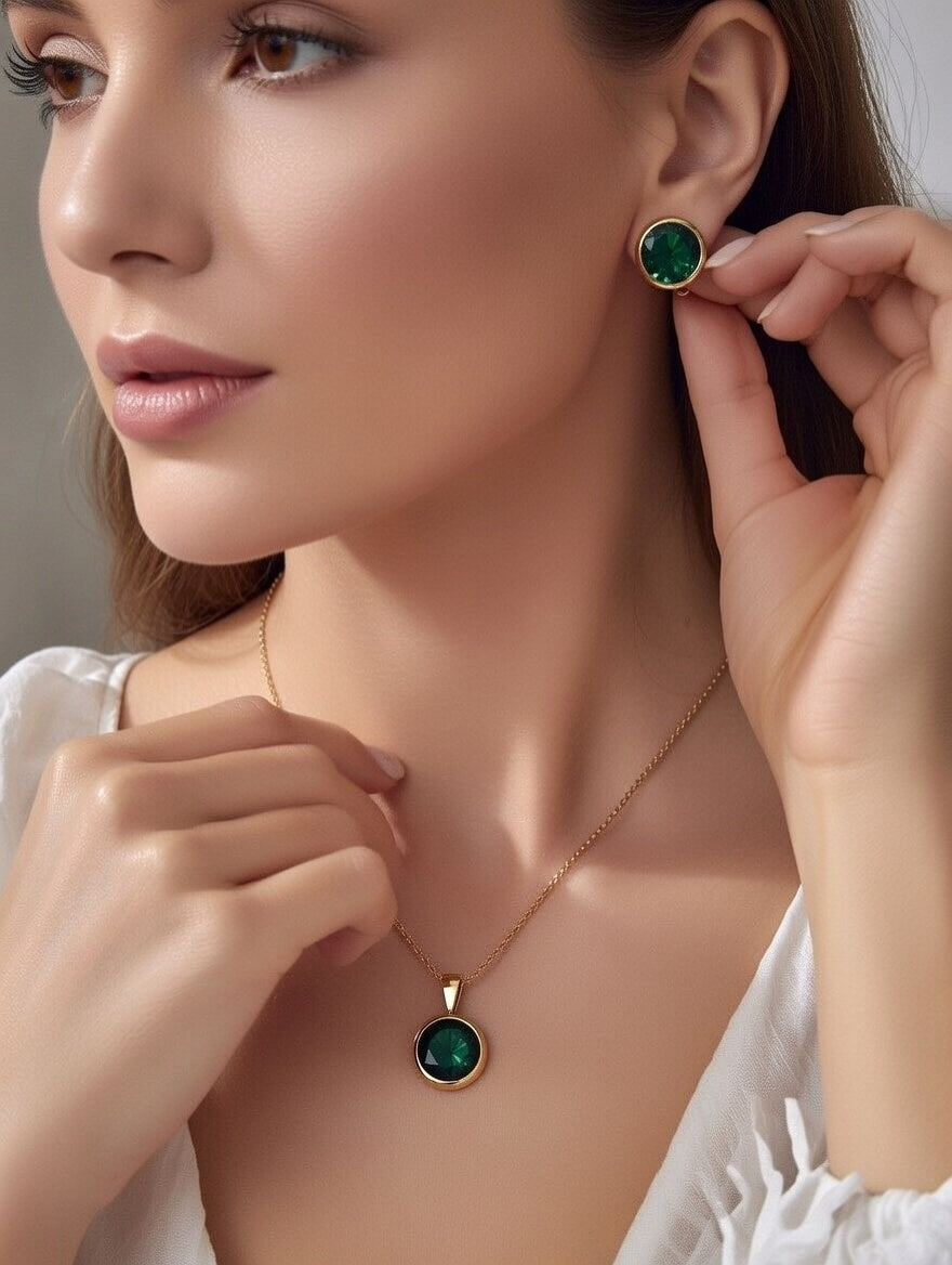 Vergoldete Ohrringe, Berns created with Swarovski® crystals